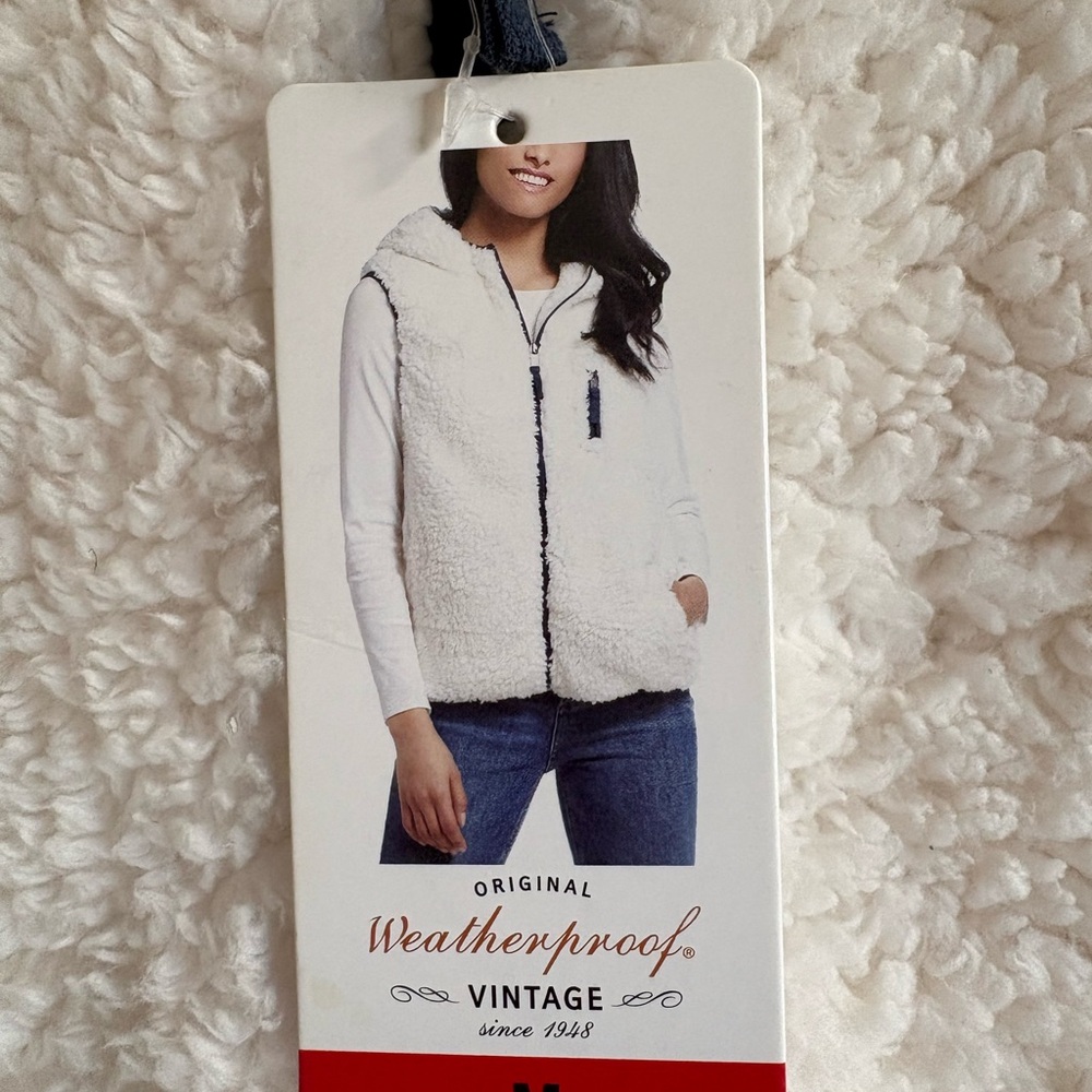Weatherproof Vintage White Vest with Dark Trim - Picture 2 of 6